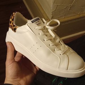 Kenneth Cole sneakers white w leopard